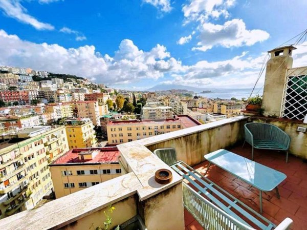 appartamento in affitto a Napoli in zona Chiaia