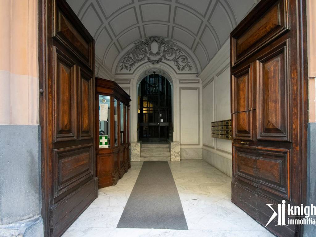 appartamento in affitto a Napoli in zona Chiaia