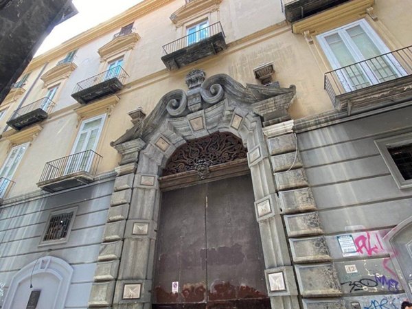 locale commerciale in affitto a Napoli in zona Centro Antico