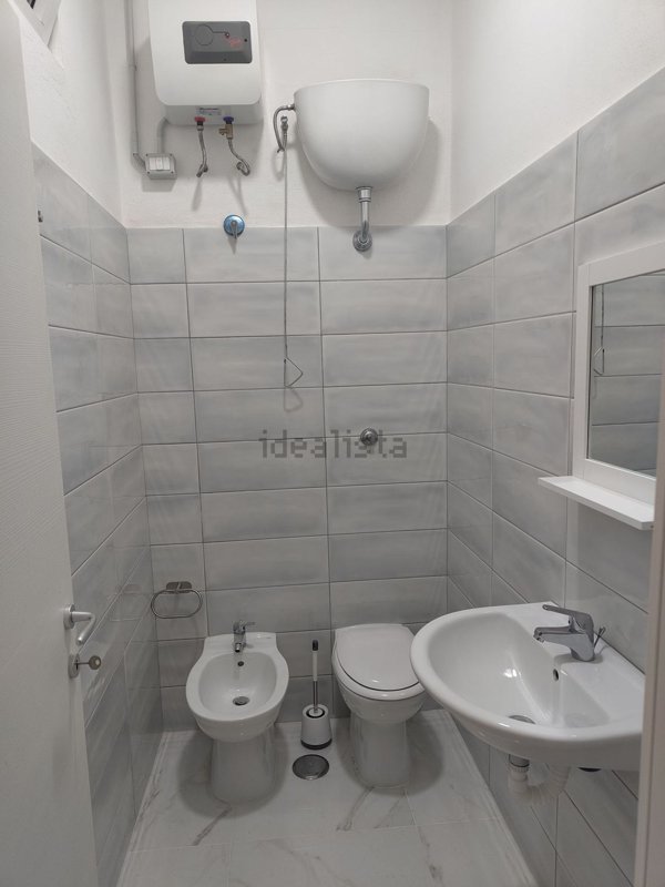 locale commerciale in affitto a Napoli in zona Secondigliano