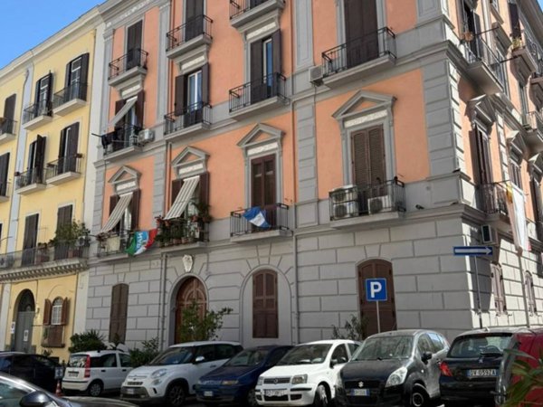 locale commerciale in affitto a Napoli