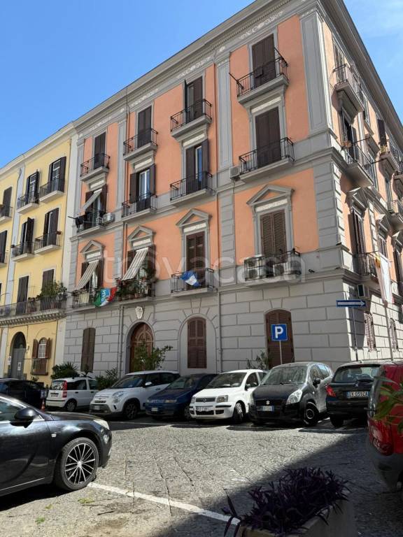 locale commerciale in affitto a Napoli in zona Avvocata