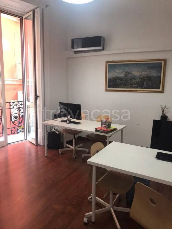 ufficio in affitto a Napoli in zona Pendino / San Giuseppe
