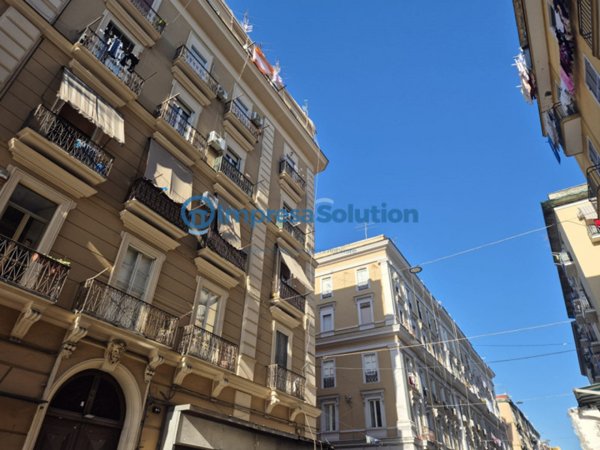 negozio in affitto a Napoli in zona Vicaria