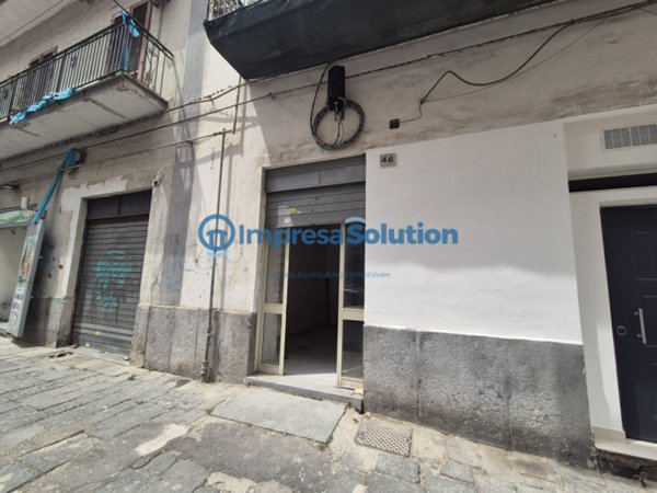 negozio in affitto a Napoli