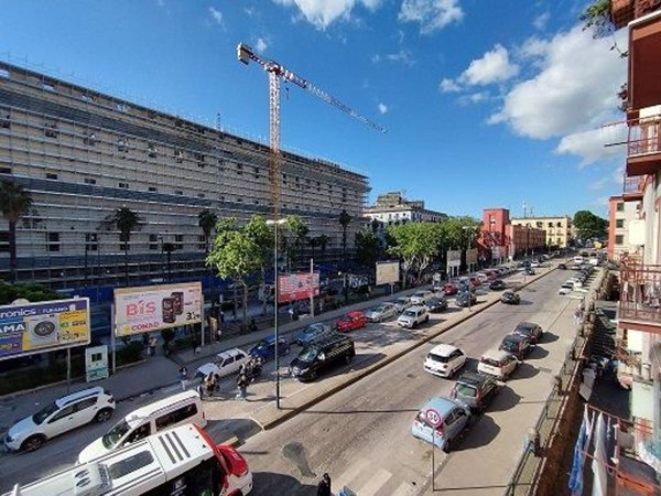 appartamento in affitto a Napoli in zona San Carlo all'Arena