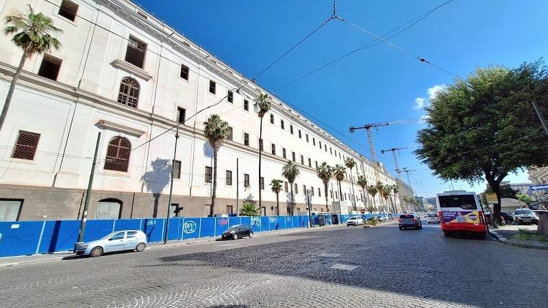 negozio in affitto a Napoli