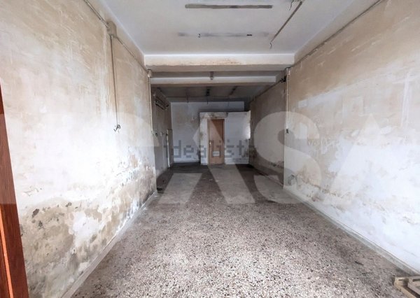 locale commerciale in affitto a Napoli in zona Secondigliano