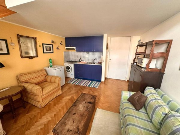 appartamento in affitto a Napoli in zona Chiaia