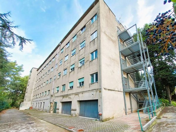 intera palazzina in affitto a Napoli in zona Camaldoli