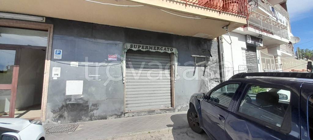 negozio in affitto a Napoli in zona Chiaiano