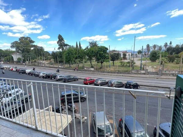 appartamento in affitto a Napoli in zona Chiaia