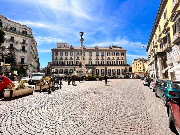 appartamento in affitto a Napoli in zona Chiaia
