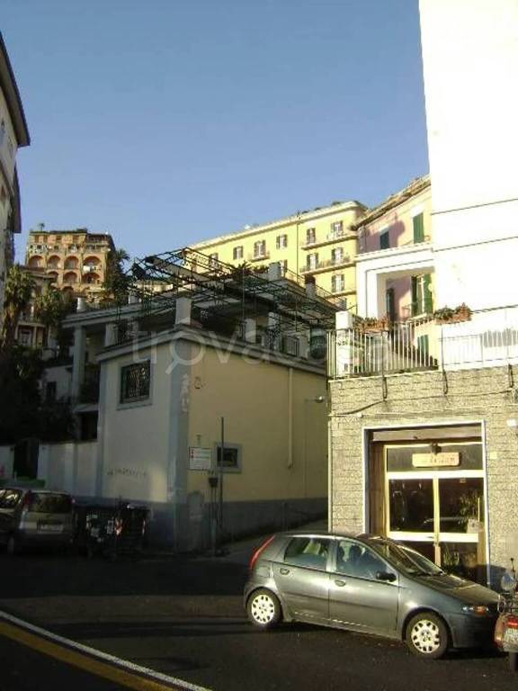 appartamento in affitto a Napoli in zona Chiaia