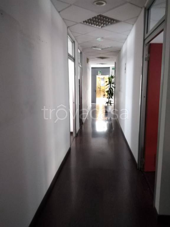ufficio in affitto a Napoli in zona Zona Industriale-Ferrovia