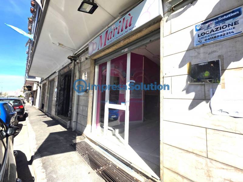 negozio in affitto a Napoli in zona Fuorigrotta