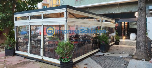 negozio in affitto a Napoli in zona Arenella