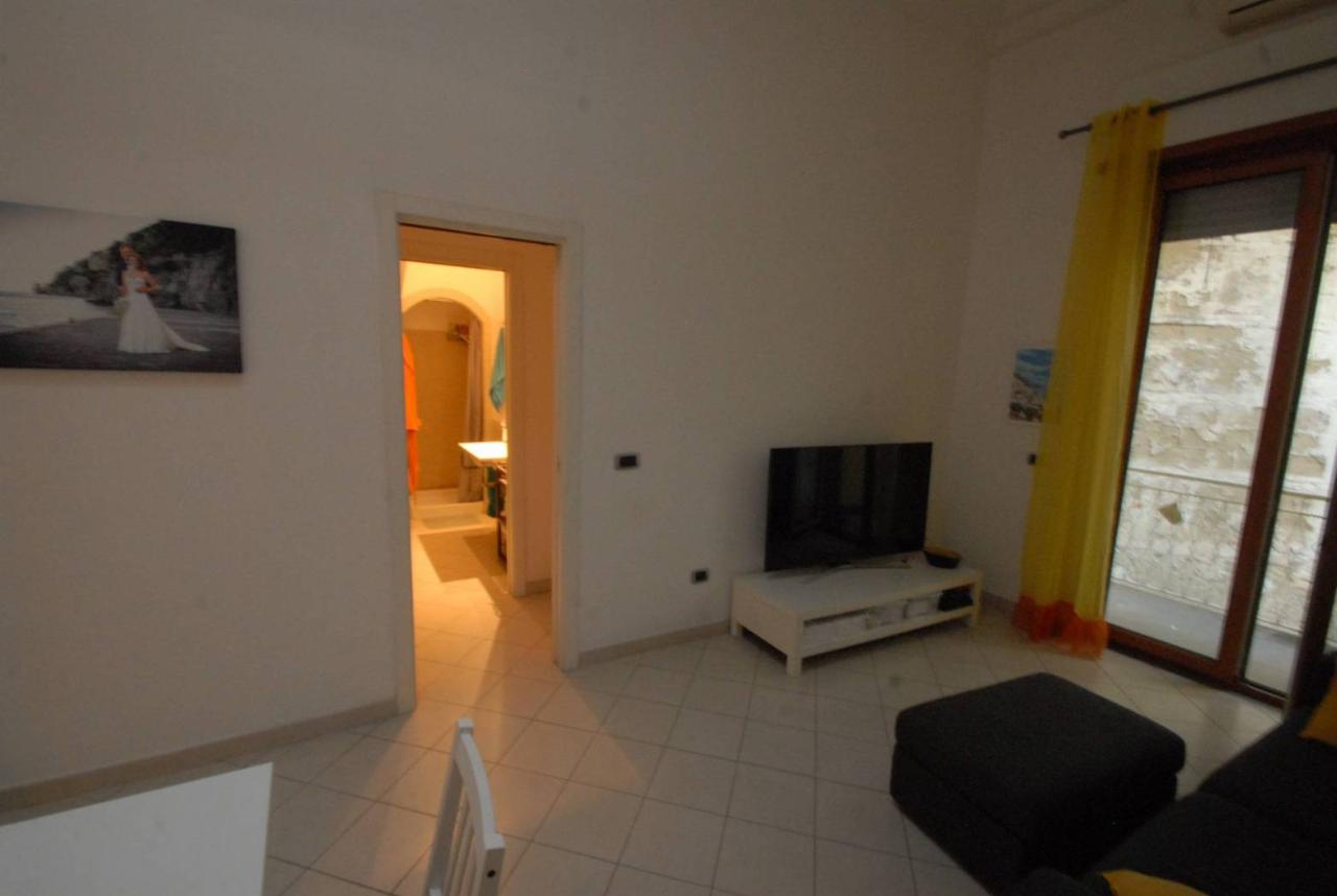 appartamento in affitto a Napoli in zona Chiaia