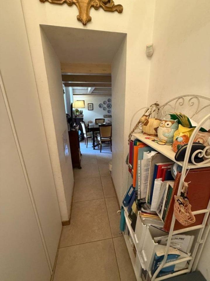 appartamento in affitto a Napoli in zona Chiaia