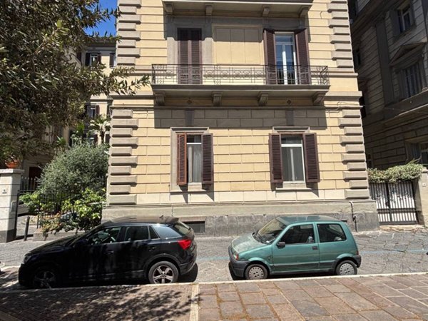 appartamento in affitto a Napoli in zona Chiaia