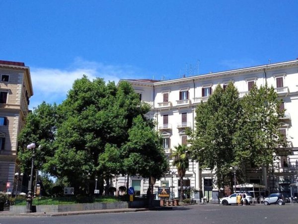 negozio in affitto a Napoli in zona Arenella