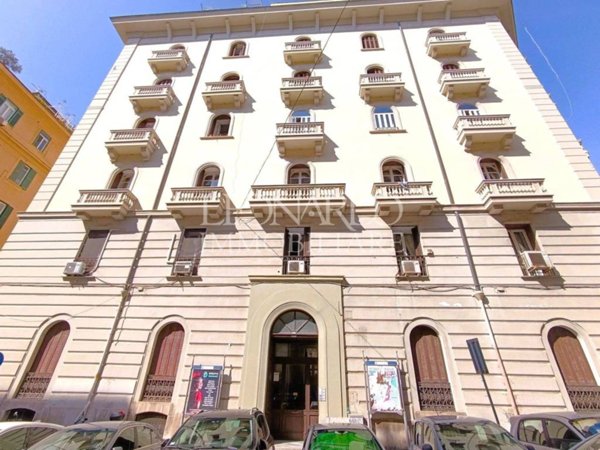ufficio in affitto a Napoli in zona Chiaia
