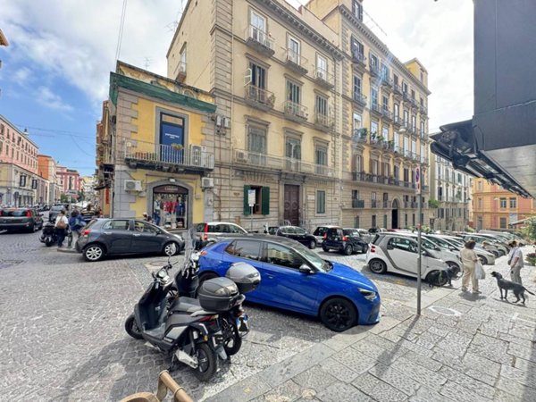 ufficio in affitto a Napoli in zona Chiaia