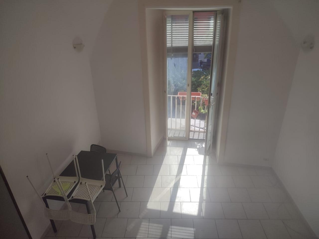 appartamento in affitto a Napoli in zona Stella