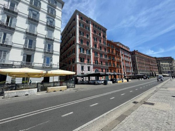appartamento in affitto a Napoli in zona Chiaia