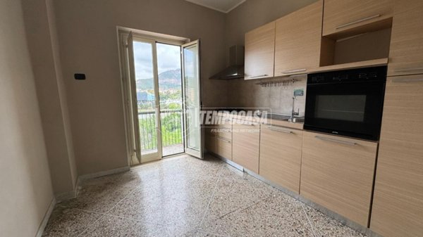 negozio in affitto a Napoli in zona Bagnoli