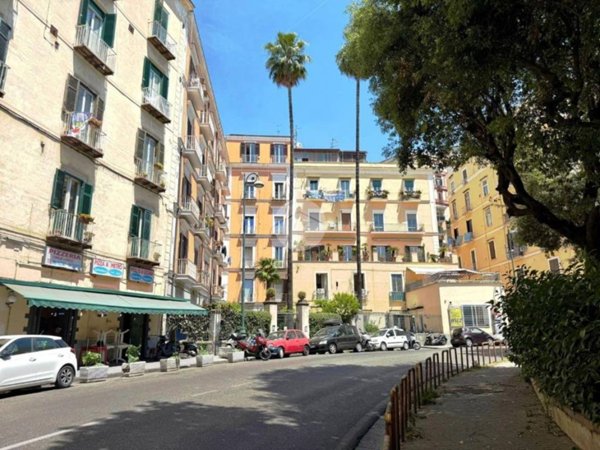 appartamento in affitto a Napoli in zona Chiaia