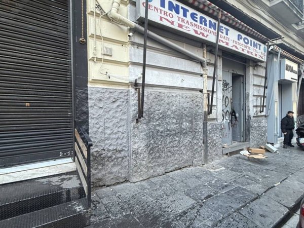 negozio in affitto a Napoli in zona Soccavo