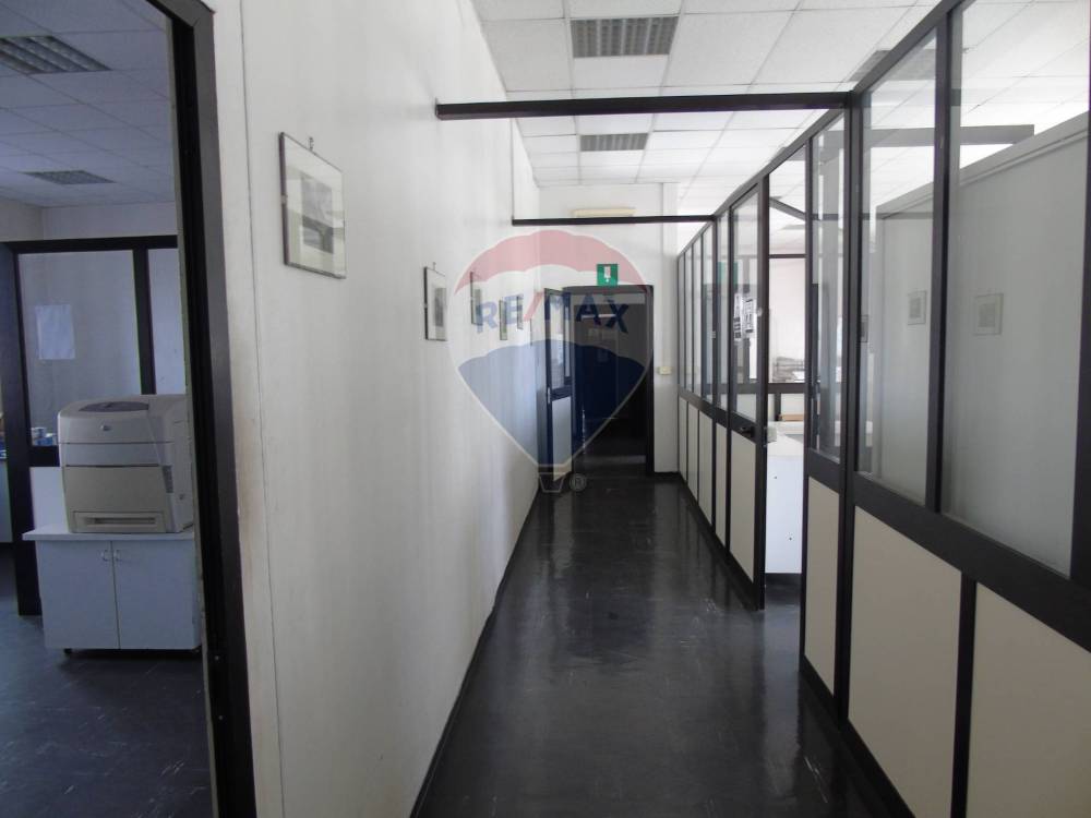 ufficio in affitto a Napoli in zona Zona Industriale-Ferrovia