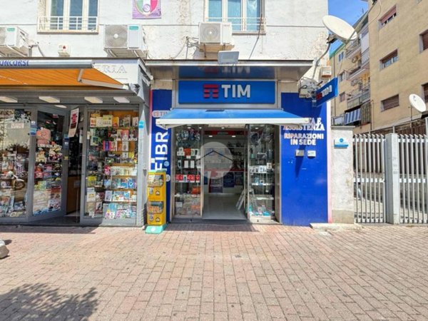 negozio in affitto a Napoli in zona Soccavo