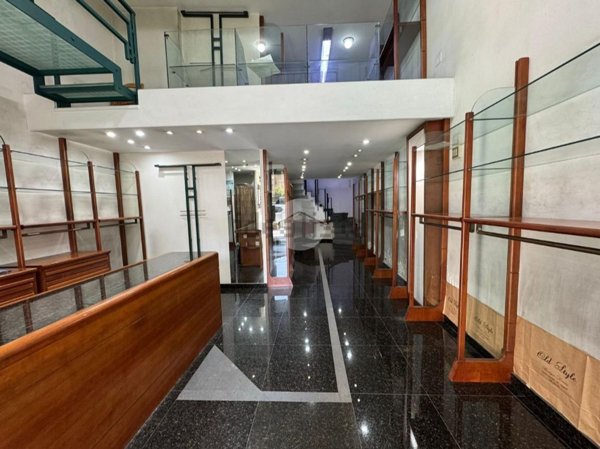 negozio in affitto a Napoli in zona Soccavo