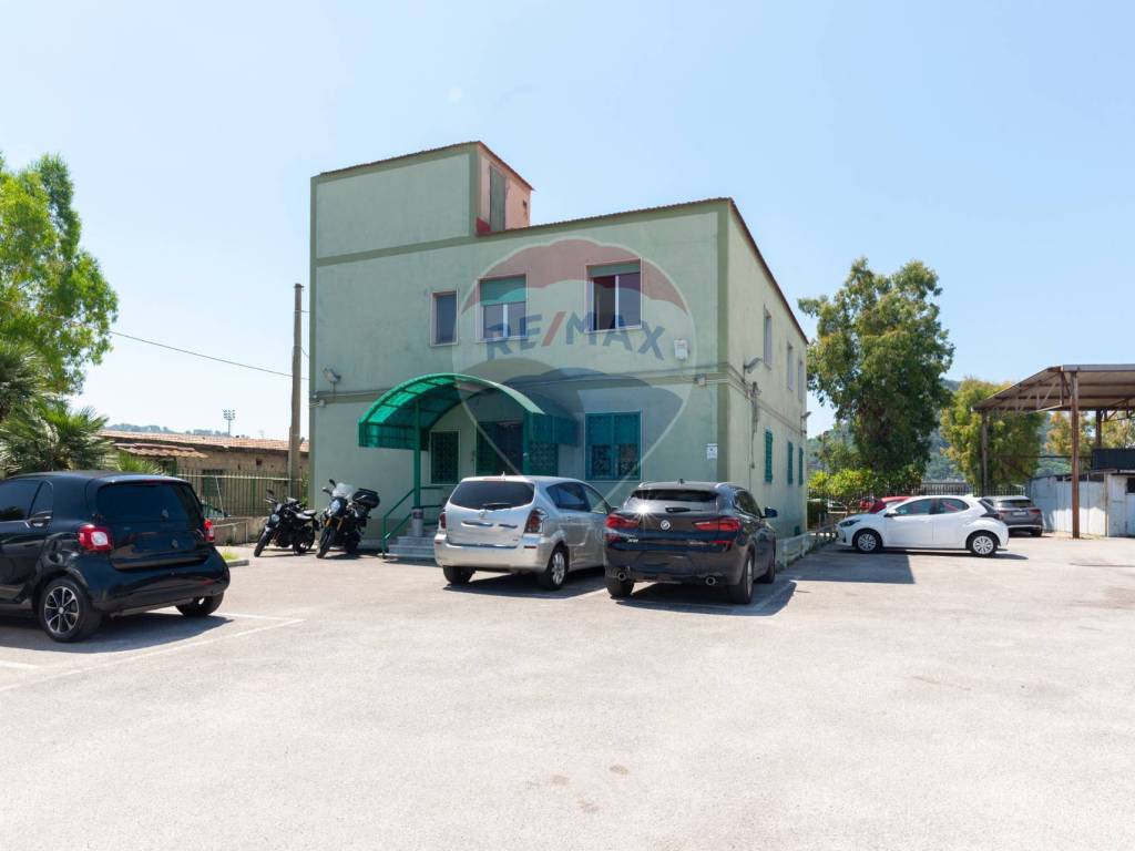 ufficio in affitto a Napoli in zona Bagnoli