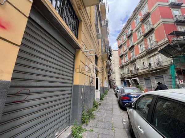 locale commerciale in affitto a Napoli in zona Pendino / San Giuseppe