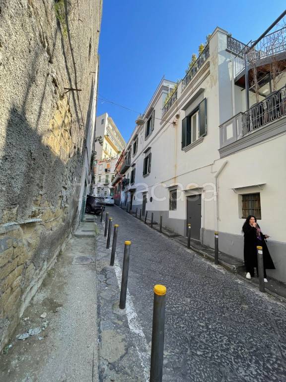 appartamento in affitto a Napoli in zona Chiaia
