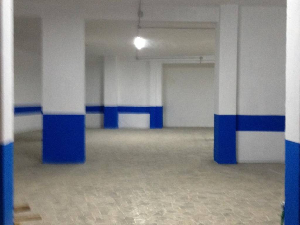 negozio in affitto a Napoli