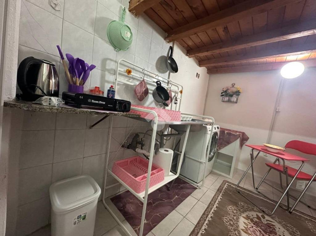 monolocale in affitto a Napoli in zona San Carlo all'Arena
