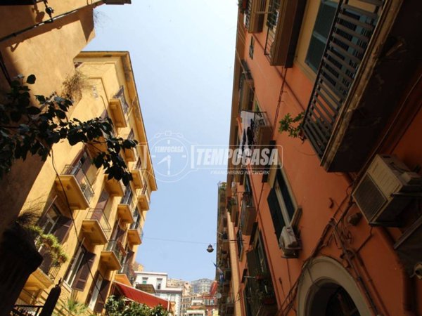 appartamento in affitto a Napoli in zona Chiaia