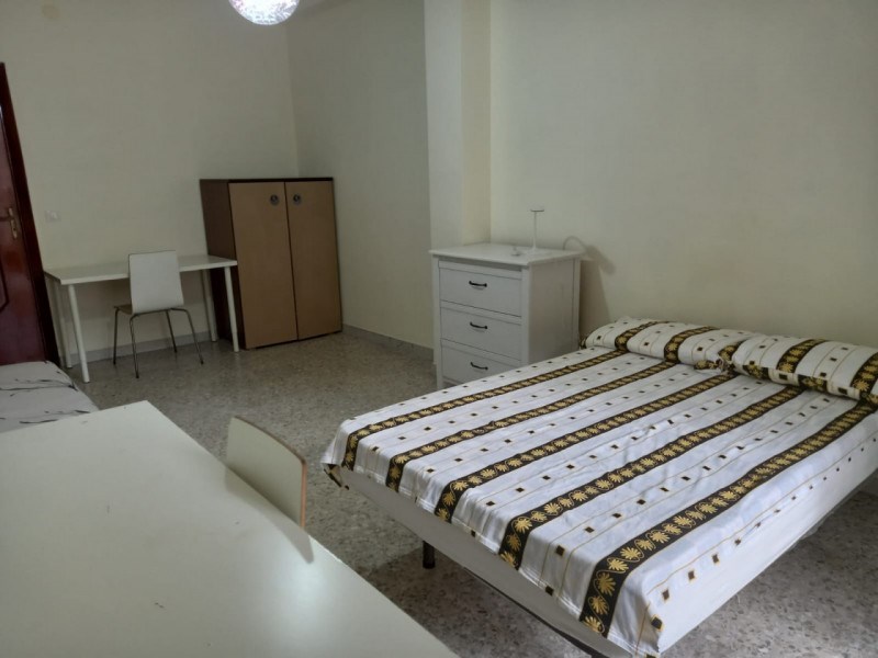 camera singola in affitto a Napoli in zona Chiaia