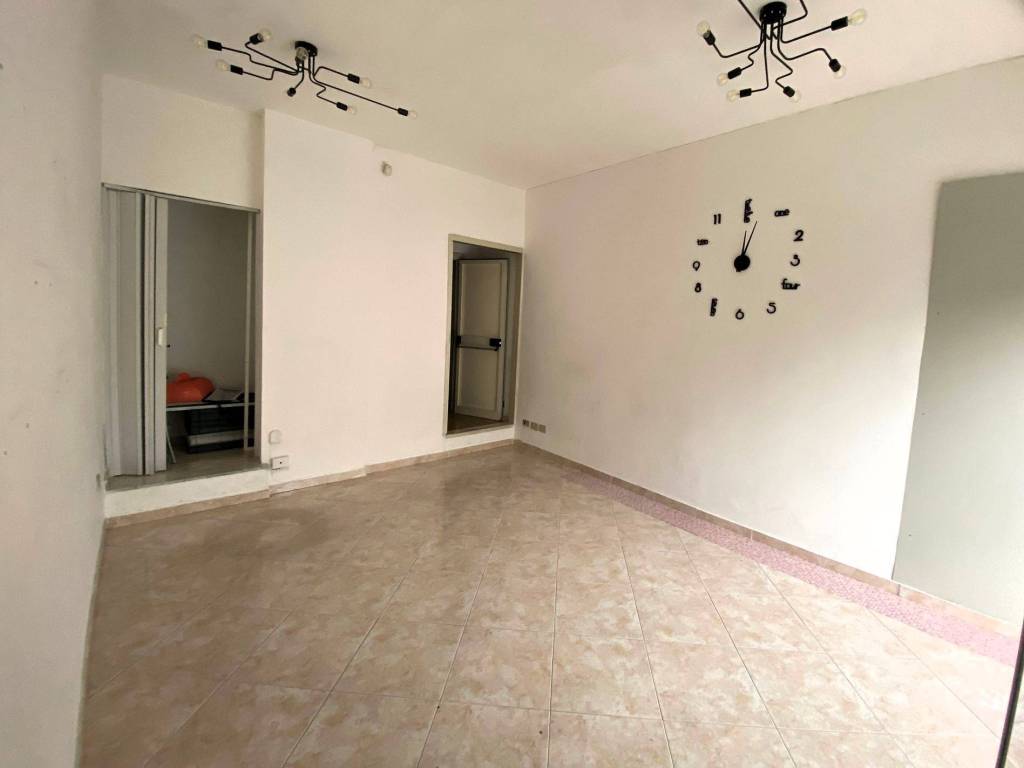 negozio in affitto a Napoli in zona Camaldoli