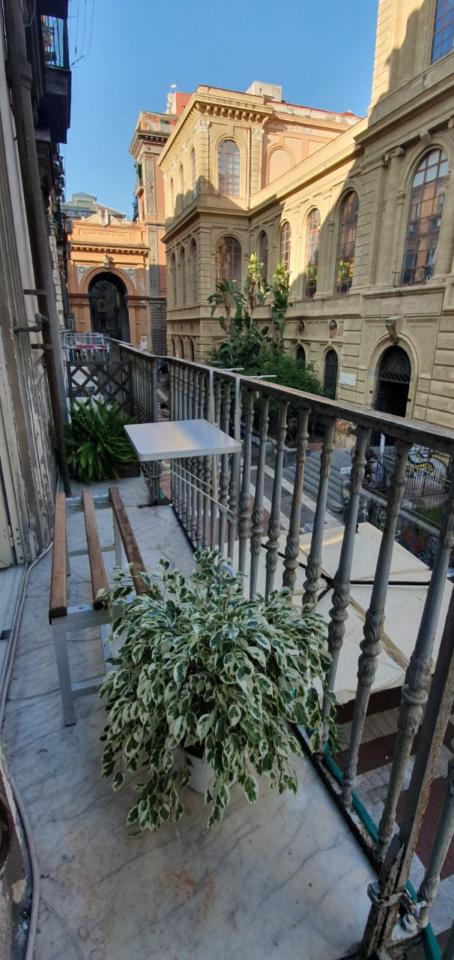 appartamento in affitto a Napoli in zona Stella