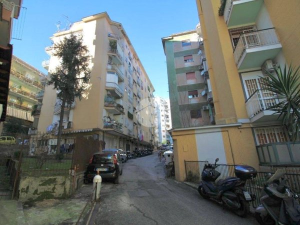 appartamento in affitto a Napoli in zona San Carlo all'Arena