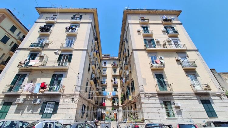 appartamento in affitto a Napoli in zona Stella