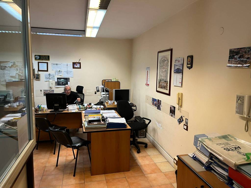 negozio in affitto a Napoli in zona Arenella