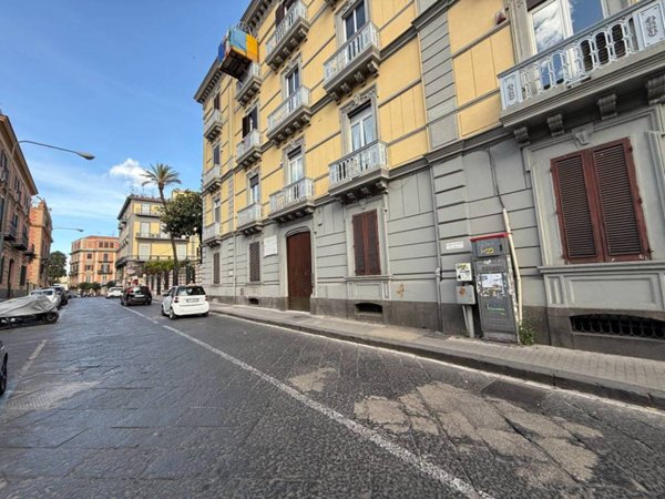 ufficio in affitto a Napoli in zona Chiaia