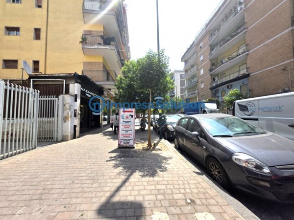negozio in affitto a Napoli in zona Soccavo