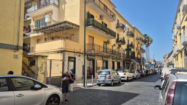 locale commerciale in affitto a Napoli in zona Pianura